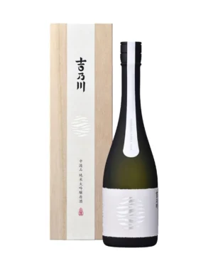 Yoshi No Gawa - Minamo Nakagumi Junmai Dai Ginjo Niigata S9 720ml